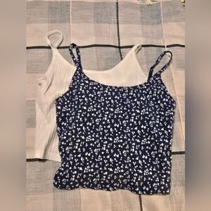 Two Old Navy White And Blue Floral Crop Tank Top With Shelf Bra, Bramis Med Tall